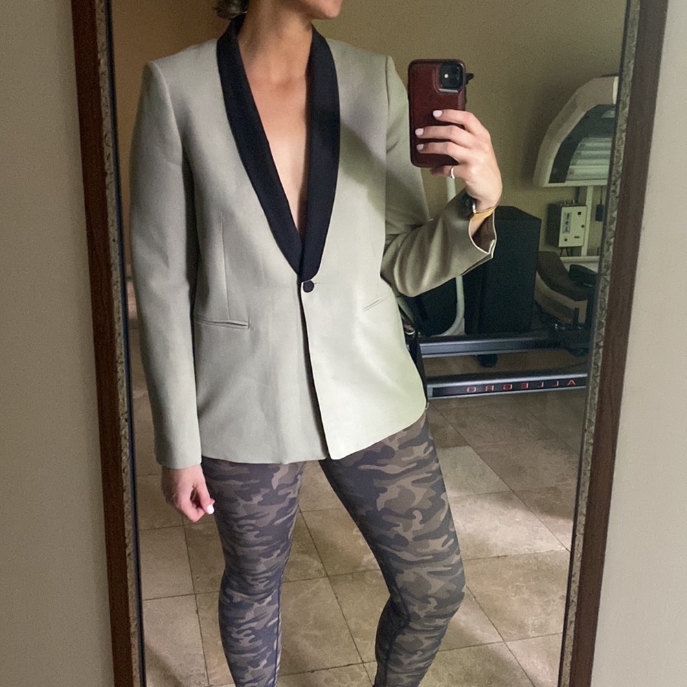 COS tan and black lapel blazer. Size 44. Stunning!!!